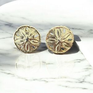 Vintage Gold‑Tone Sand Dollar Clip‑On Earrings — Sarah Coventry Style (Unmarked)